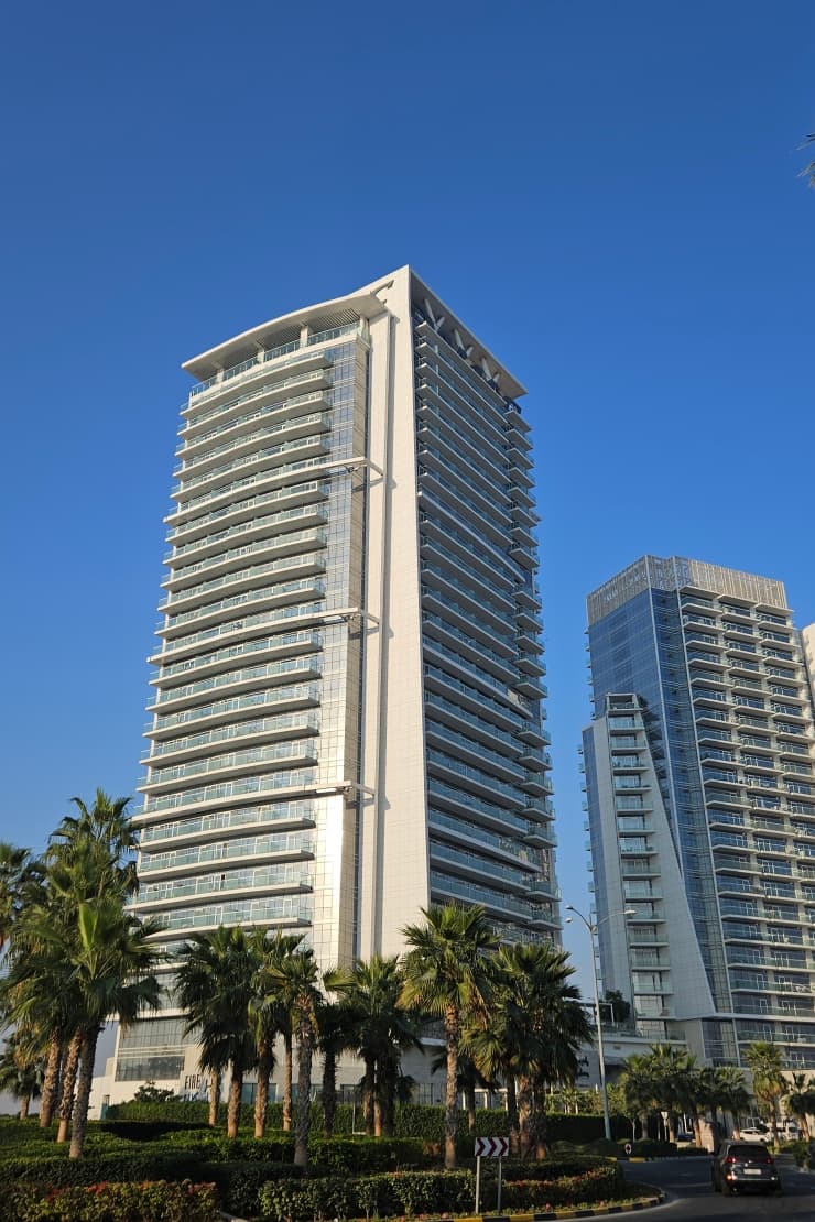 Radisson Dubai DAMAC Hills（ラディソンホテルレジデンス）